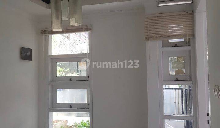 Rumah Bagus Tenang Bebas Banjir Semi Furnished SHM di Tebet Jakarta Selatan 2