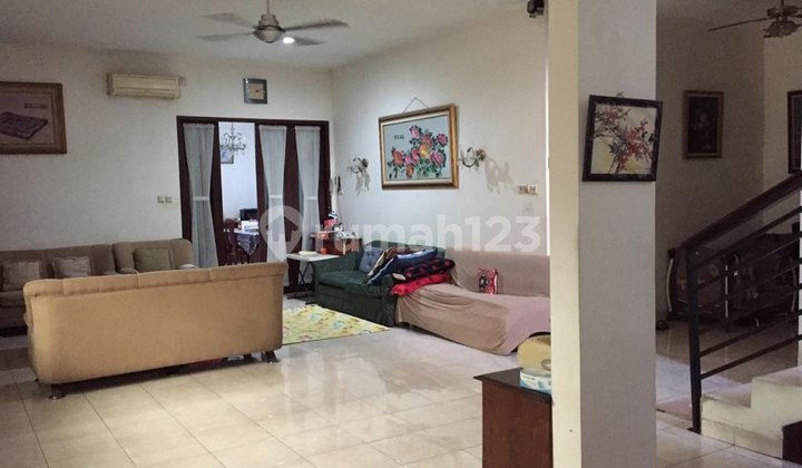 Dijual Murah Rumah 2Lt Dekat Fasilitas Umum di Setiabudi, Jakarta Pusat.