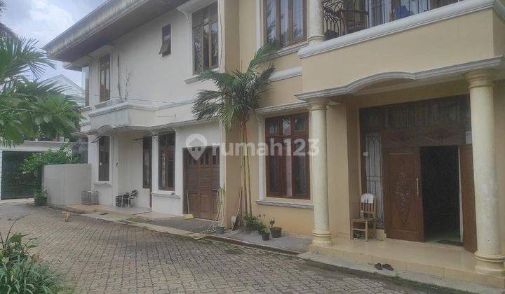 Rumah 2 Lantai Bagus Semi Furnished SHM di Pondok Labu, Jakarta Selatan 2