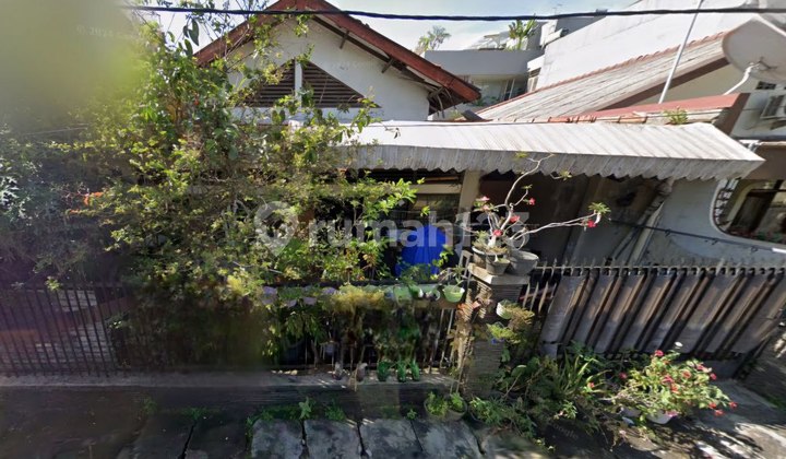 Dijual Rumah Tua Asri Bebas Banjir di Kebayoran Baru Jakarta Selatan