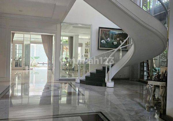 Rumah Siap Huni 2 Lantai 900m2 SHM di Area Menteng Jakarta 2