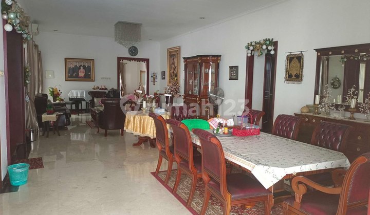 Comfortable House High Investment Strategic Flood-Free For Sale Menteng Central Jakarta Comfortable House High Investment Strategic Flood-Free For Sale Menteng Central Jakarta