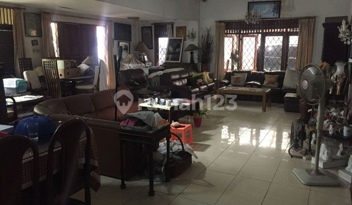 For Sale: Serene House Close to Public Facilities and Culinary Center in Bangka, South Jakarta 2