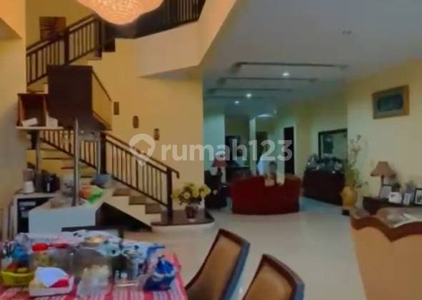 Dijual Rumah Bentuk Kotak Nyaman Asri Area Tenang Dekat MRT di Menteng Jakarta Pusat Dijual Rumah Bentuk Kotak Nyaman Asri Area Tenang Dekat MRT di Menteng Jakarta Pusat