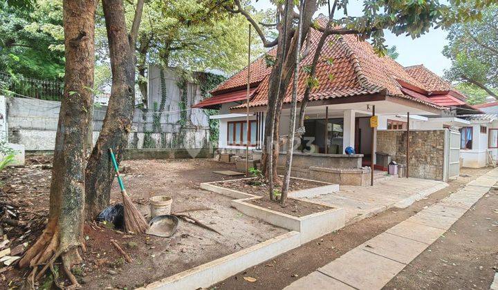 Rumah Hitung Lahan 760 m² Strategis Pinggir Jalan di Menteng Jakarta Pusat 1