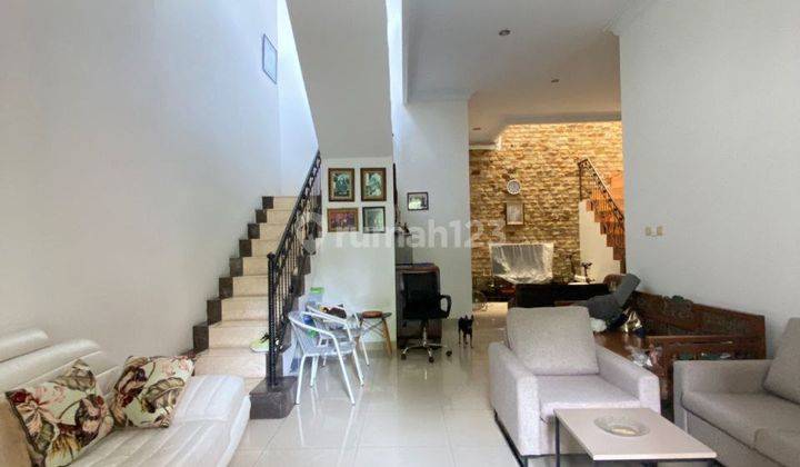 Rumah 2 Lantai SHM Bagus Cantik Dalam Komplek di Duren Sawit Jaktim 1