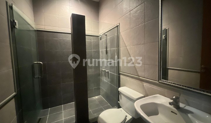 For Rent House Suitable for Silent Office & Residential Row Wide Road 2