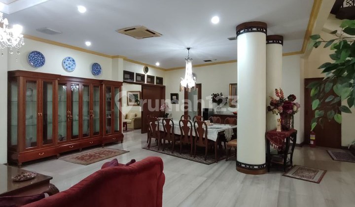 Rumah Asri Adem Bagus Terawat dengan Innercord Dijual Area Menteng Jakarta Pusat