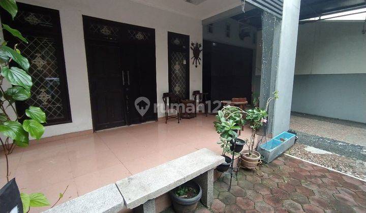 Rumah 2 Lantai Bagus Semi Furnished SHM di Kebagusan, Jakarta Selatan 1