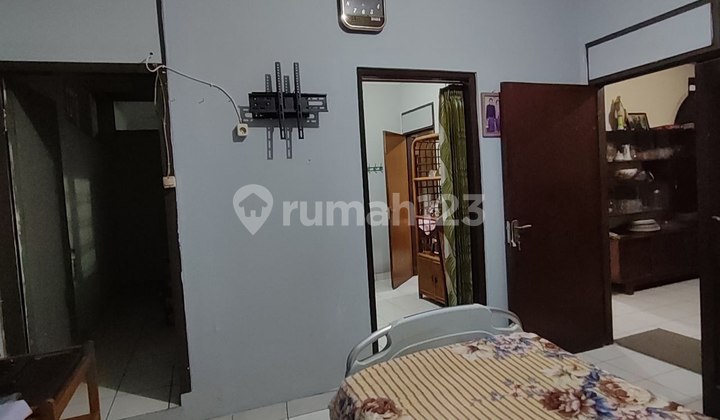 Dijual Rumah 2 Lt di Area Mampang Prapatan Strategis Dibawah Harga Pasar Dijual Rumah 2 Lt di Area Mampang Prapatan Strategis Dibawah Harga Pasar