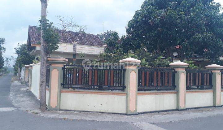 Dijual Rumah Pojok Lingkungan Asri,  Nego Mepet 2 Lantai 2