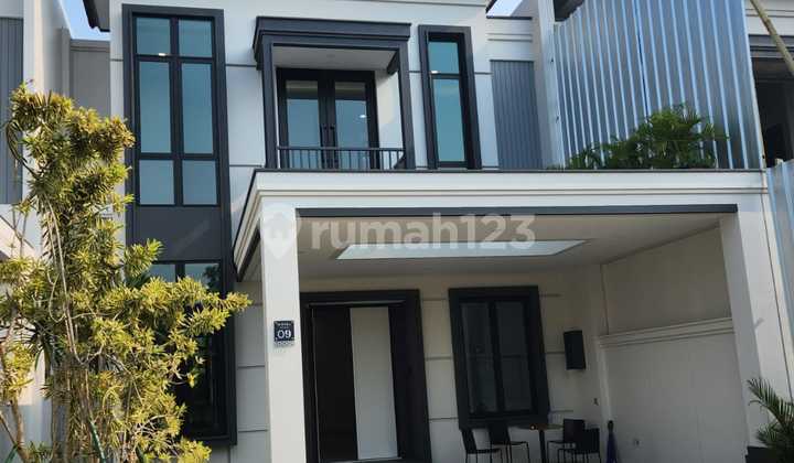 Rumah Mewah Dua Lantai Di Matera