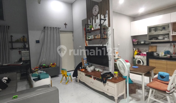 Jual Cepat, B U Rumah 2.5 Lantai di Serpong Garden 2