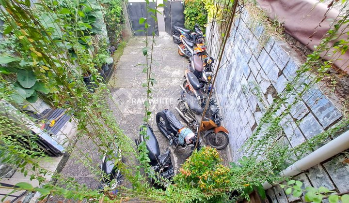 Dijual Rumah 2 Lantai di Jl Mampang Prapatan IV 2