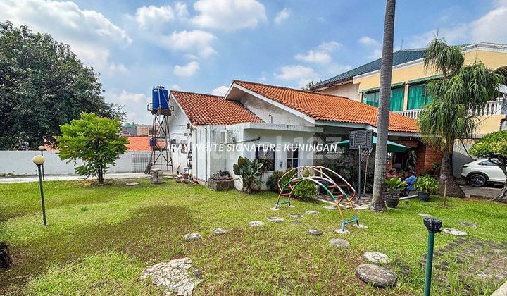 Rumah 1 Lantai Posisi Hook di Jl Bangka Zona Komersial