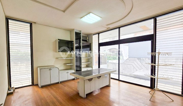 Dijual Rumah Tua di Jl Ametis Permata Hijau 2