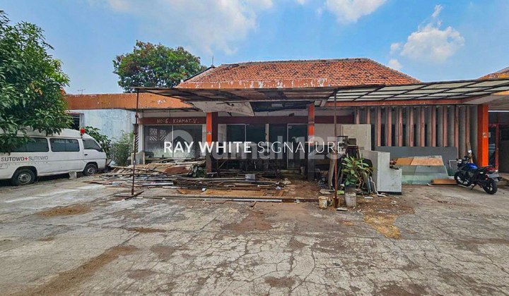 Commercial Land and Building on Jl Kramat V Near Senen Commercial Land and Building on Jl Kramat V Near Senen