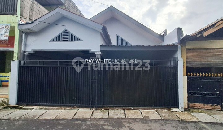 Dijual Rumah Lama Cocok Untuk Hunian dan Kost di Jl Palimanan, Setia Budi