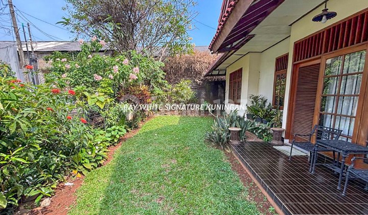 Rumah di Komplek Taman Bintaro Posisi Ujung Lokasi Tenang 2