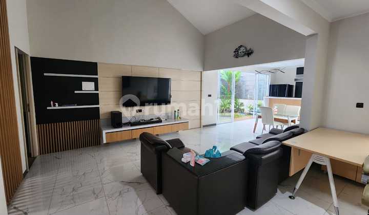 Rumah Cantik Semi Furnish Modern Tatar Jingganegara