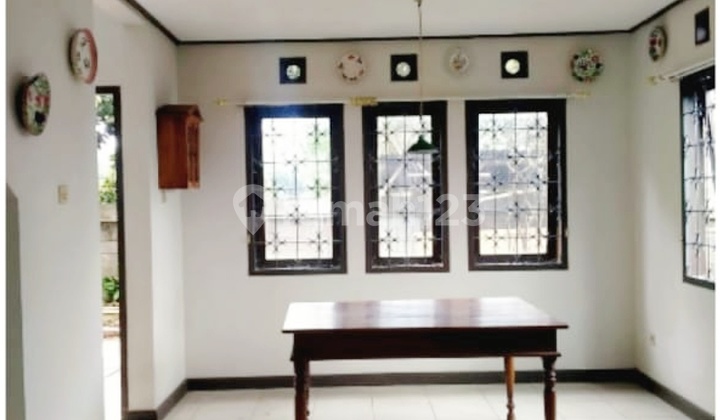 Semi-Furnished Residential House in Culdesac Sersan Bajuri Complex, Bandung Semi-Furnished Residential House in Culdesac Sersan Bajuri Complex, Bandung