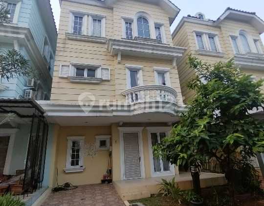 Luxury 3-Storey House Ready to Live In, Strategically Located in the Heart of Gading Serpong.