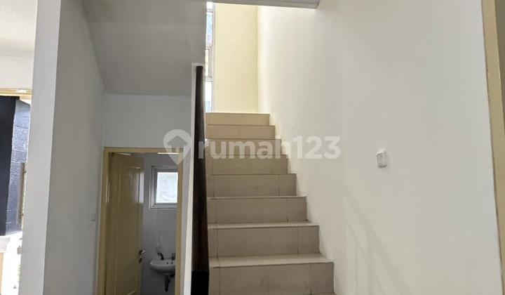 Dijual Rumah Cantik di Gading Serpong Bersih Terawat Siap Huni 2