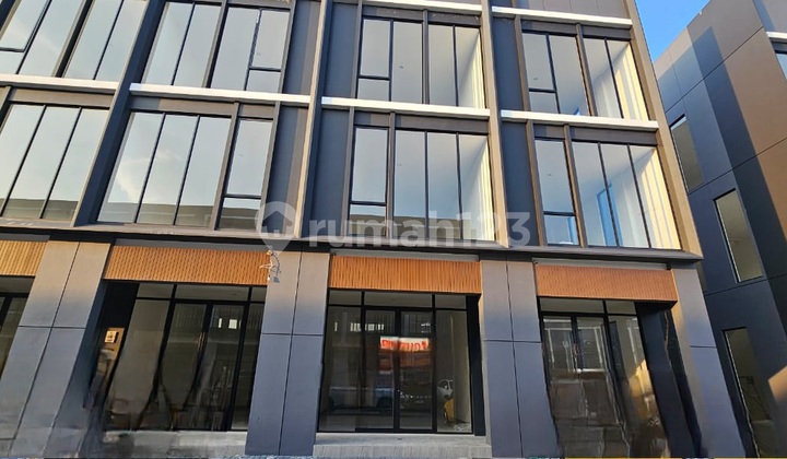 Ruko 3 Lantai Siap Pakai di Gading Serpong Area Ramai Pengungjung