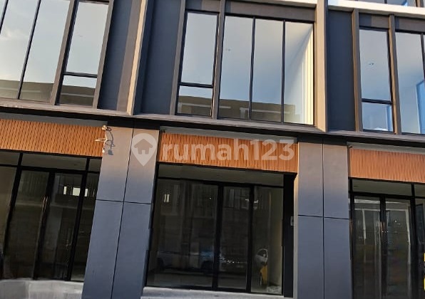 For Sale Cheap Hampton Avenue Shop House Gading Serpong 3 Floors Ready to Use