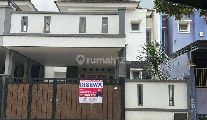 Disewakan Rumah 2 Lantai Semi Furnished Baru Renovasi di Banjar Wijaya 1