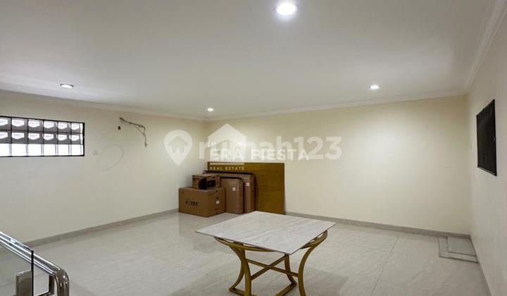 Rumah Cantik 4 Kamar Full Renovasi di Gading Serpong Siap Huni 2