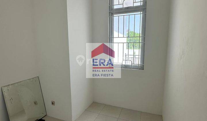 Disewakan Rumah 2 Lantai Semi Furnished Baru Renovasi di Banjar Wijaya 2