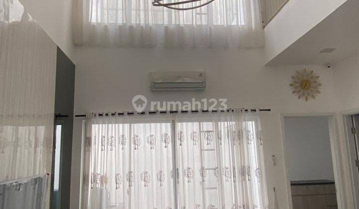 Dijual Rumah Mewah Cantik Semifurnish di Riviera Puri Jakbar 1