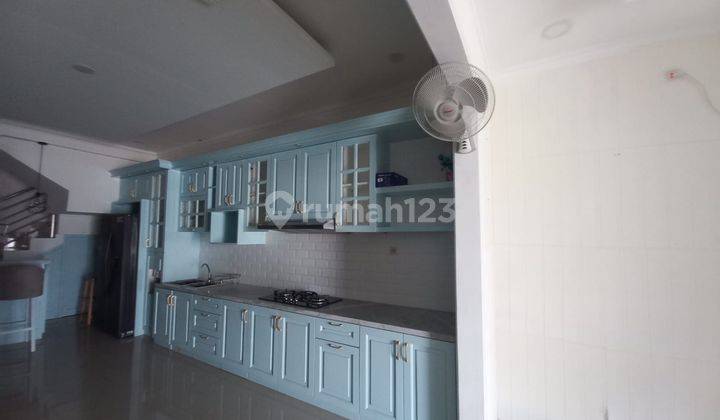 Dijual Rumah 2,5 Lantai Full Furnish di Banjar Wijaya  1