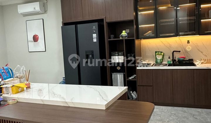Ready-to-live Beryl Cluster House 128m, renovated and furnished in Gading Serpong.