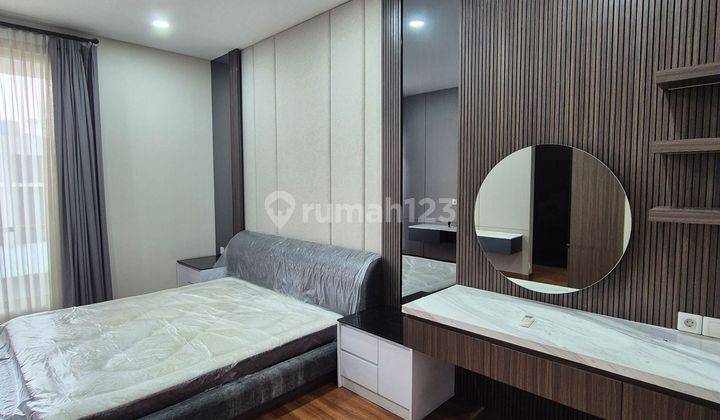 Rumah Cluster Mozart Symphonia Gading Serpong Tipe 9x17 3 Lantai Semi Furnished 2