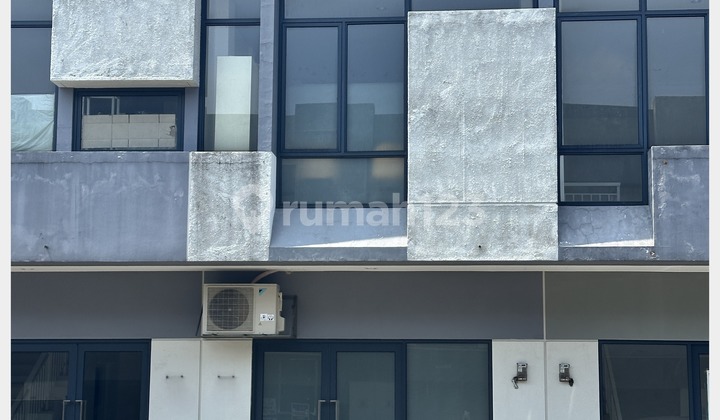 Two-story shophouse, Anggrek Loka65 BSD, strategic location, ready to use.