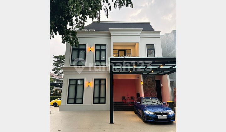 Rumah Sutera Amarylis 392m Hoek ada pool modern classic siap huni  2