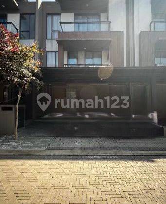 Rumah Cluster The Zora Bsd 8x15 3 Lantai Furnished  2