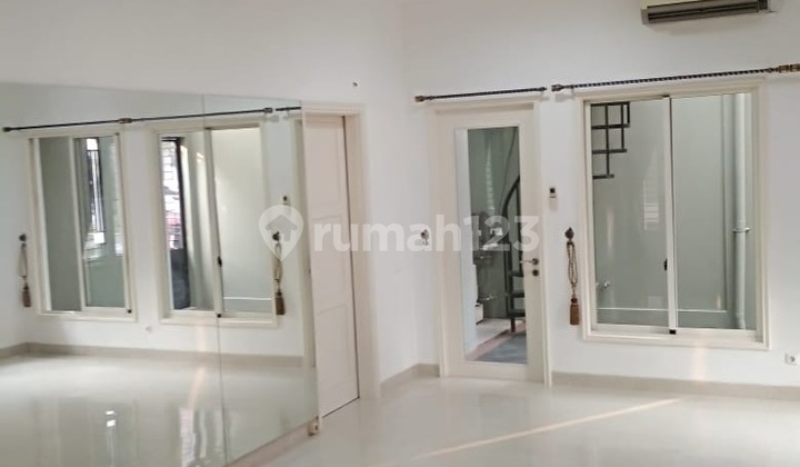 Rumah Hoek Cluster Garnet 212m PHG Gading Serpong siap huni 