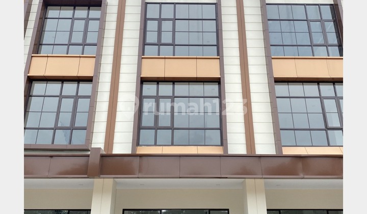 Conifera 3-Storey Shop House 75M 5X15 Metland Menteng Cakung
