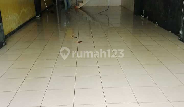 4 Three-Floor Shophouses on Jl. Diponegoro, Madiun City Center 2