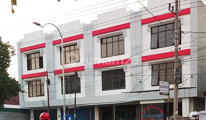 4 Ruko 3 Lantai di Jl. Diponegoro, Pusat Kota Madiun