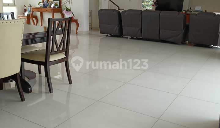 Dijual Rumah hook 3 lantai Mewah dan Rapih ada ruang Karaoke Cluster Amethyst Pondok Hijau Golf. Ysefb 2