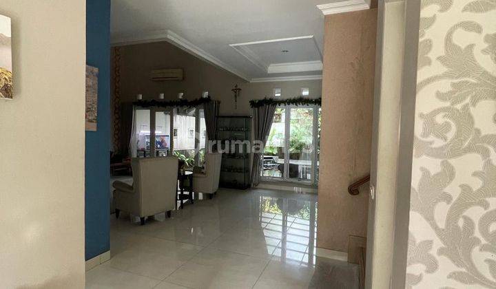 Dijual Rumah Mewah Hoek Furnished Siap Huni Ada Pool di Puspita Loka. Hlefb 2