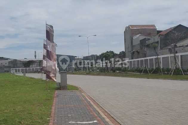 New 3-Story House for Sale in Karawaci. 2