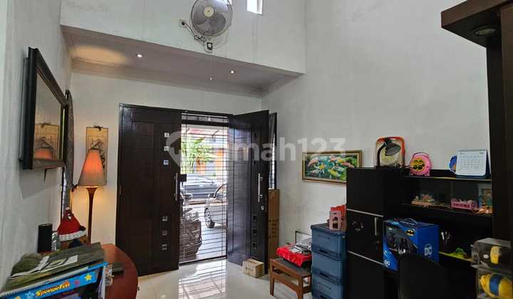 For Quick Sale: Neat, good house ready to occupy, facing Southeast in Sutera Delima, Alam Sutera. Wndefgs 2
