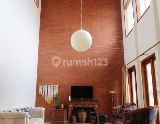 Rumah Menarik Dan Ada Fasilitas Kolam Renang di Cipete Jakarta Selatan 1