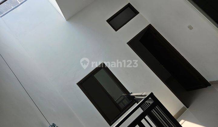 Rumah Minimalis Bagus Dan Baru di Renovasi di Harapan Indah Bekasi 2