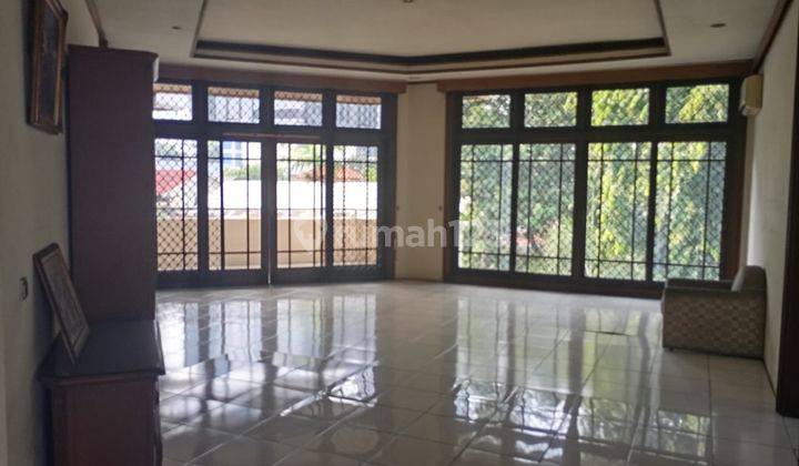 Rumah Mewah, Luas Dan Ada Kolam Renang di Patra Kuningan Jakarta Selatan 2